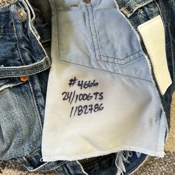 Re/Done Levi’s Medium Wash Denim Jean Shorts Size 24 - Picture 3 of 5